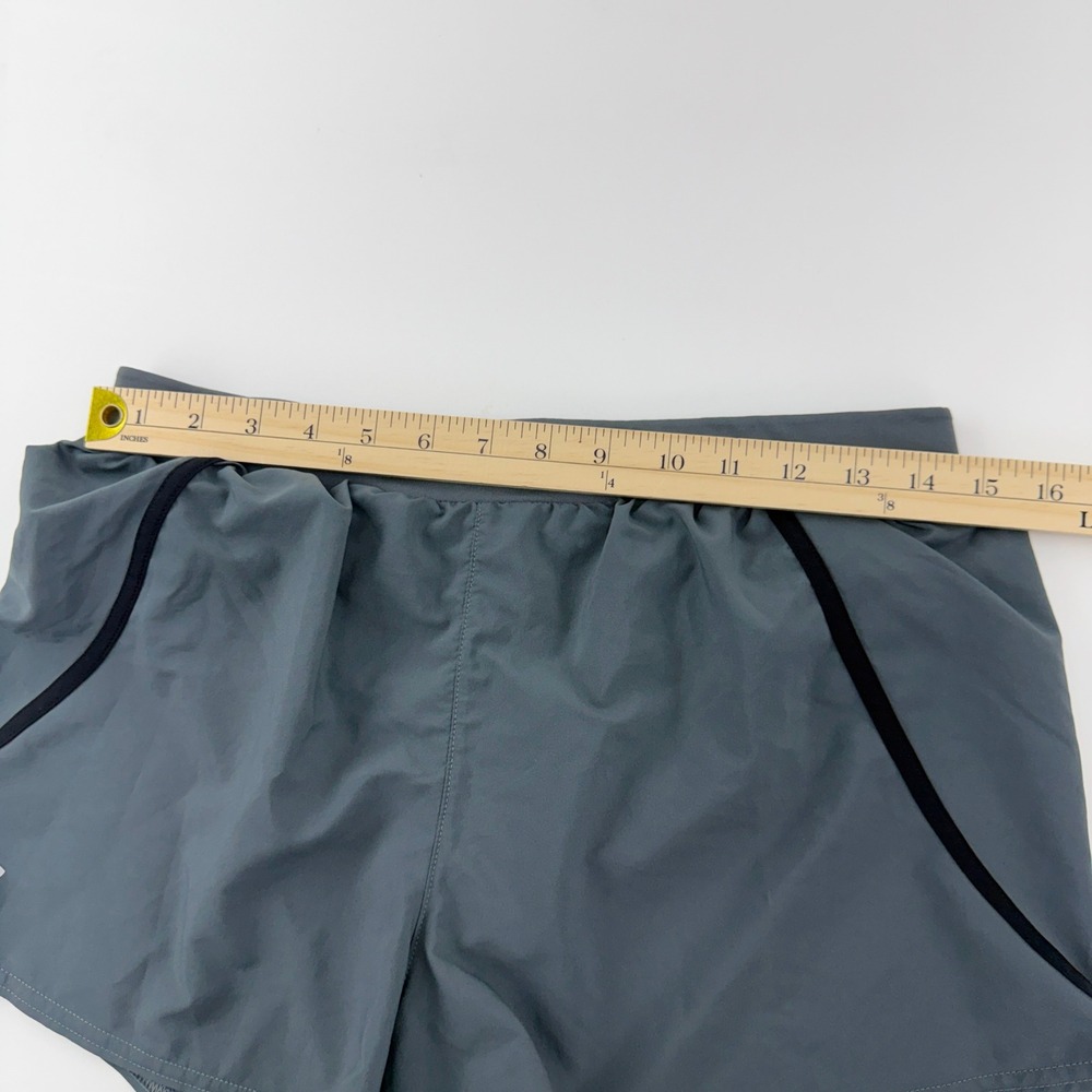 Under Armour HeatGear Women's Medium Gray Running Shorts Loose Fit Athletic Gym - Picture 5 of 7